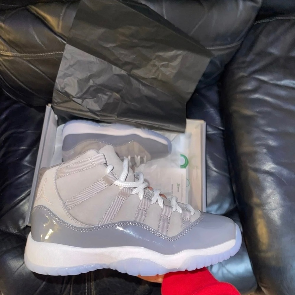 Jordan 11 size 7in women